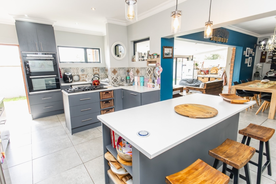 5 Bedroom Property for Sale in Somerton Estate Free State